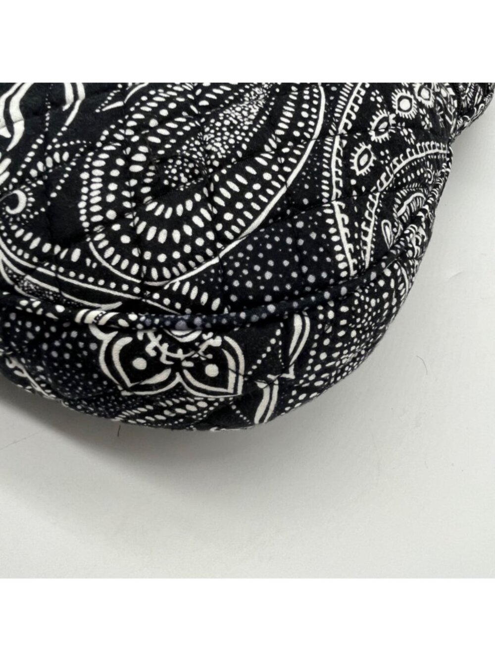 Vera Bradley Black And White Paisley Print Crossbody - Picture 7 of 10